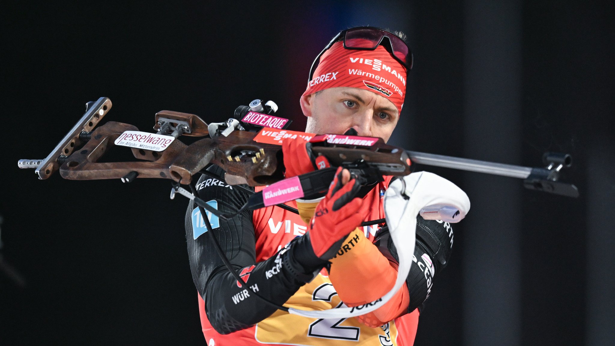 ARCHIV - 17.02.2024, Tschechien, Nove Mesto Na Morave: Biathlon, Weltmeisterschaft, Staffel 4 x 7,5 km, Herren. Philipp Nawrath aus Deutschland beim Stehendschießen. (zu dpa: «Serie der deutschen Biathleten endet zum Saisonstart») Foto: Hendrik Schmidt/dpa +++ dpa-Bildfunk +++