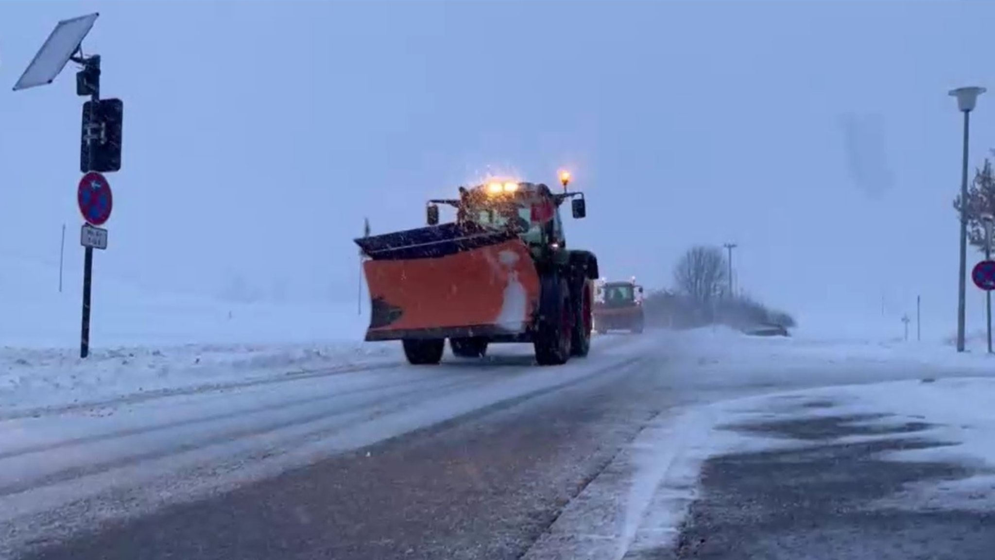 Video: Wintereinbruch mit viel Schnee im Süden Bayerns