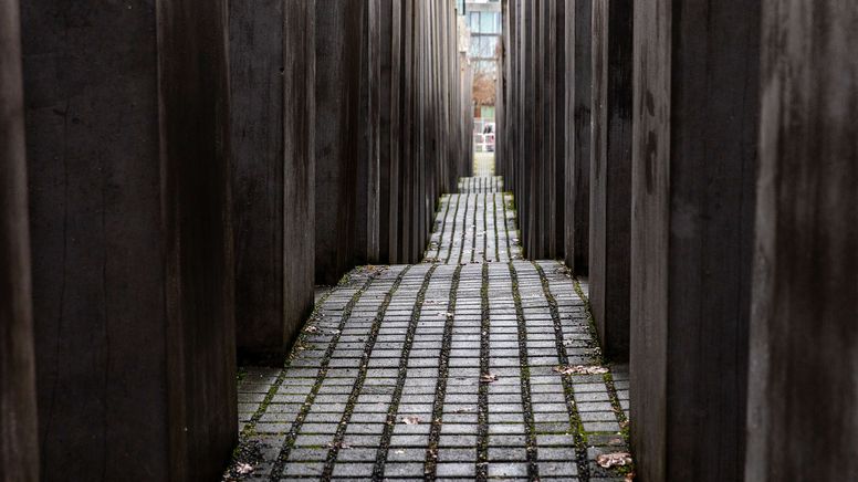 Der Internationale Holocaust-Gedenktag findet jedes Jahr am 27. Januar statt.  | Bild:picture alliance/dpa | Carsten Koall