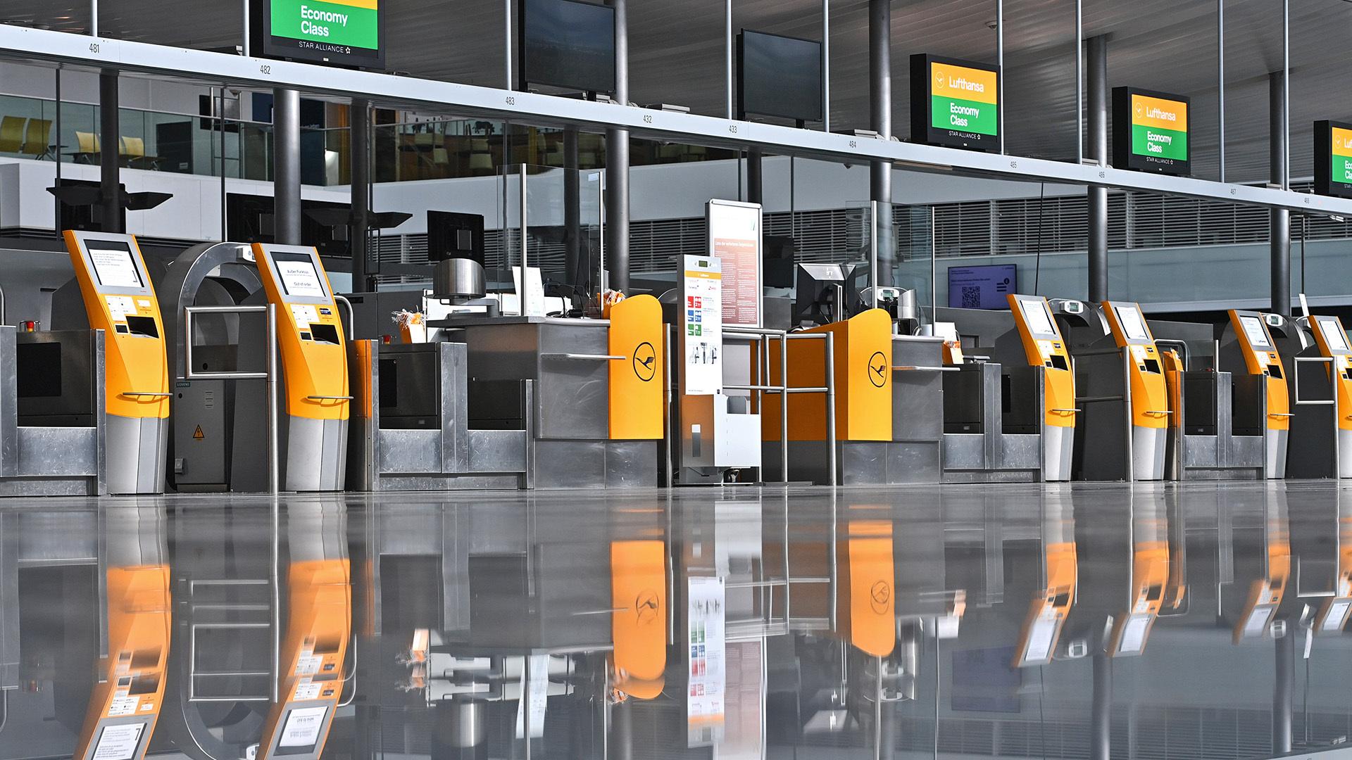Leere Schalter am Flughafen München