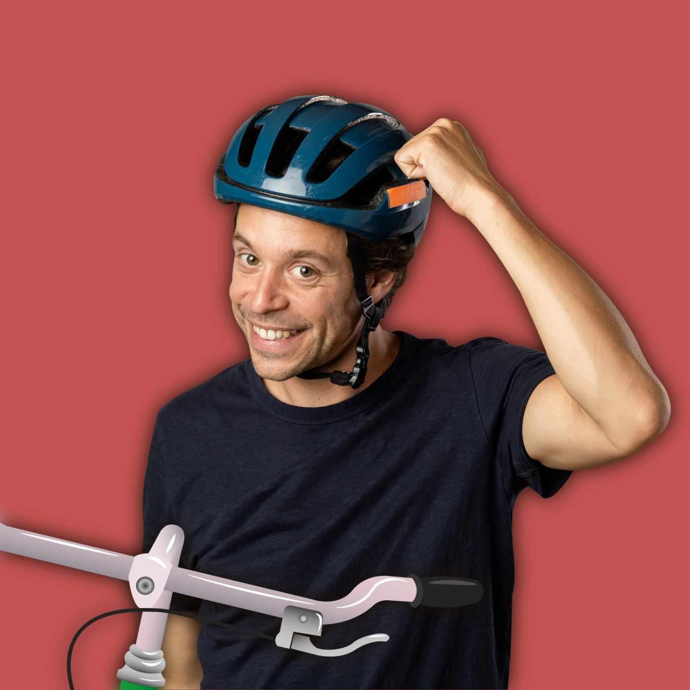 Checker Tobi mit Fahrradhelm