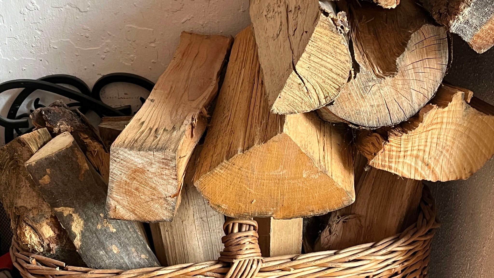 Holzscheite für den Kamin