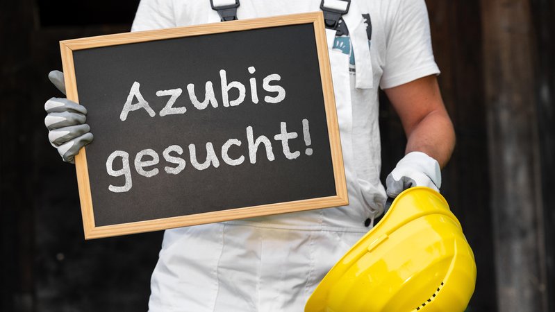 Das neue Lehrjahr hat begonnen - Ausbildungsstart auch nachträglich möglich | Bild: picture alliance / CHROMORANGE | Michael Bihlmayer Das neue Lehrjahr hat begonnen - Ausbildungsstart auch nachträglich möglich