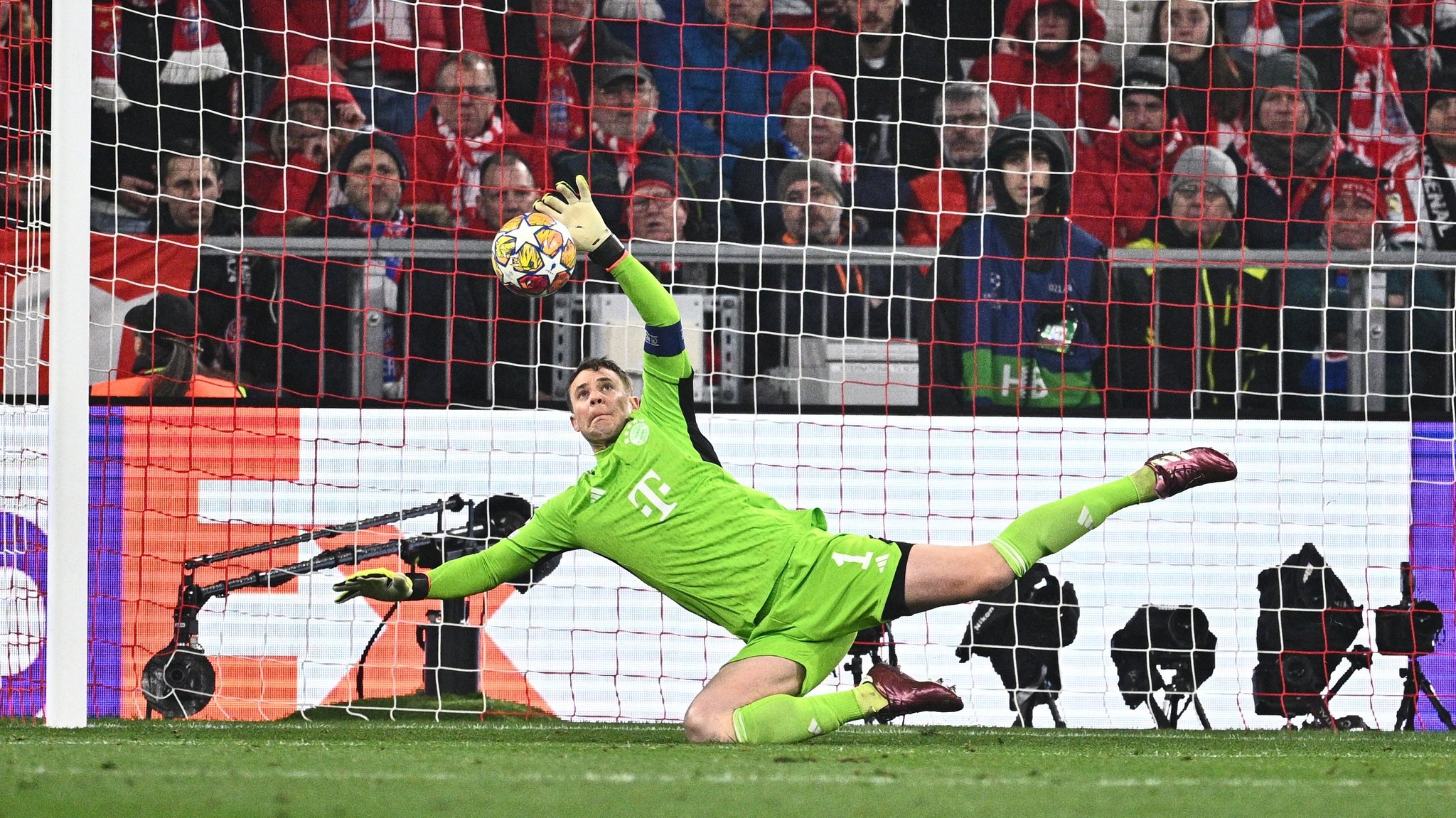 Weiße Weste in der Champions League: Neuer überflügelt Casillas