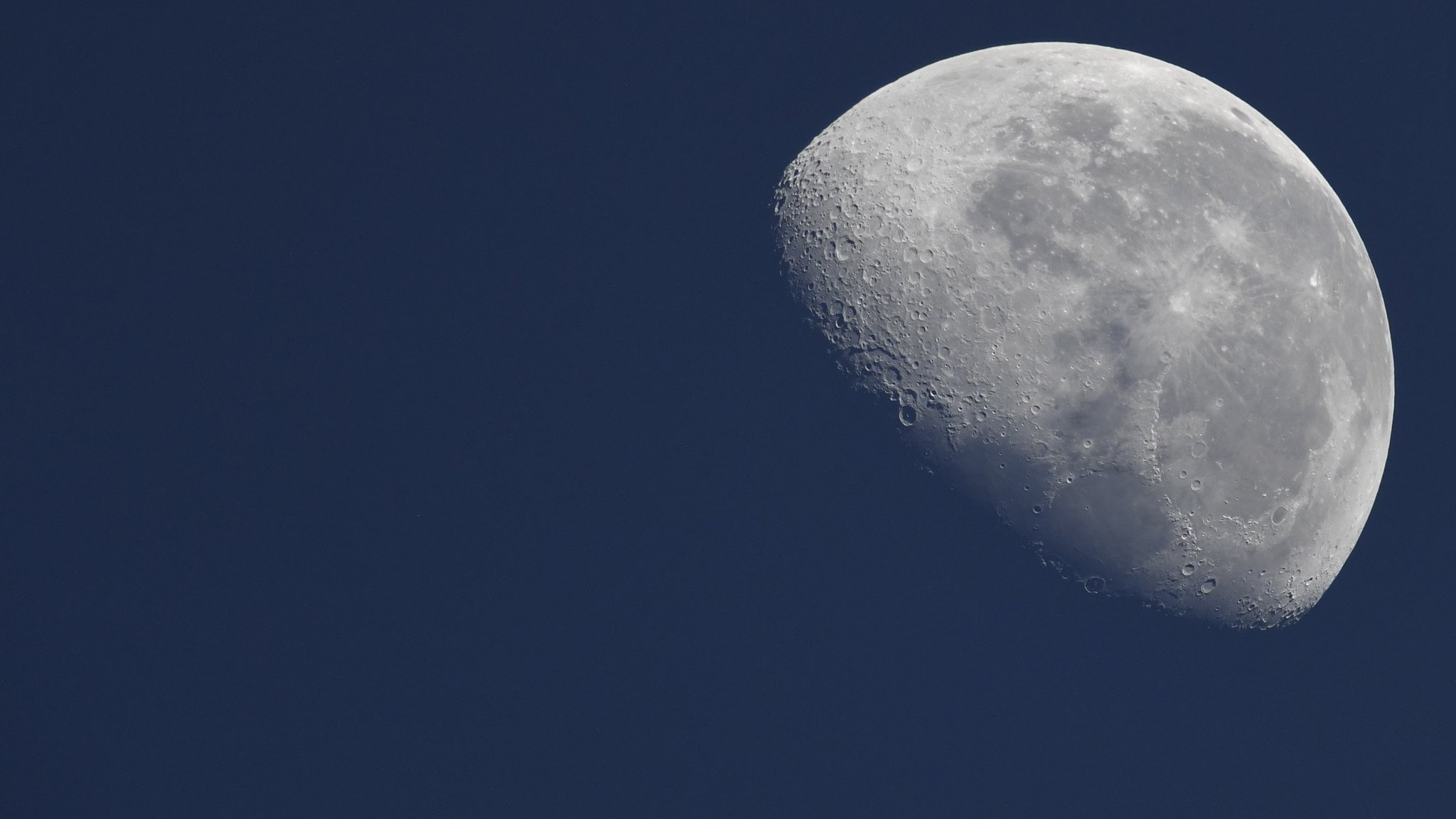 Der Mond, aufgenommen von ESA-Astronaut Thomas Pesquet von der Internationalen Raumstation ISS.