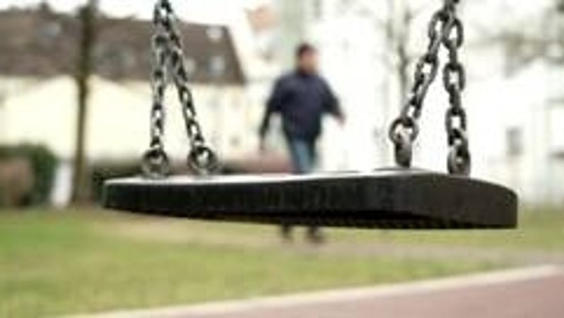 Sexueller Missbrauch: Betroffene warten oft Jahrzehnte auf Entschädigung. | Bild: BR Sexueller Missbrauch: Betroffene warten oft Jahrzehnte auf Entschädigung.