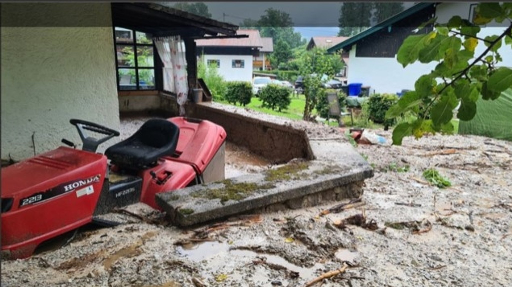 Berchtesgaden - Häuser im Schlamm nach Murenabgang