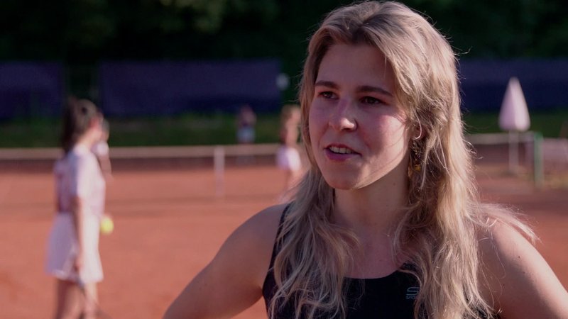 Eine Tennisspielerin des SV Studentenstadt sorgt sich um künftige Spielmöglichkeiten.