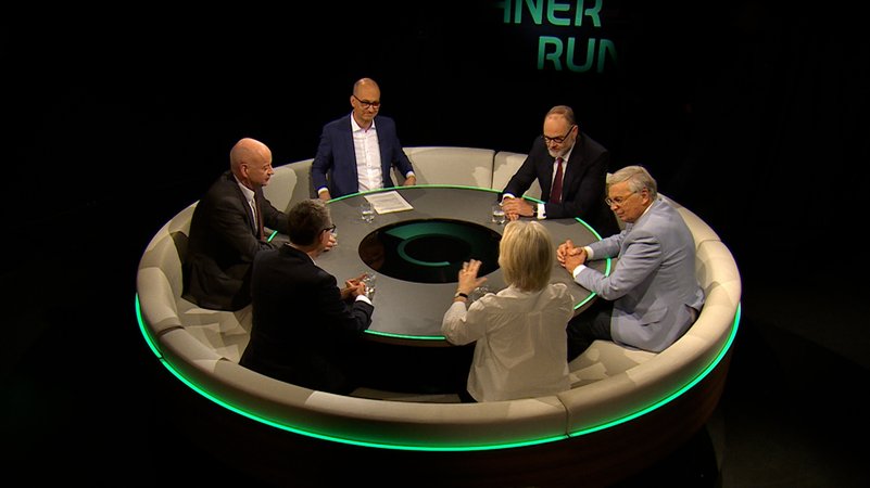 Monika Schnitzer und Stephan Bierling in der Münchner Runde | Bild: BR Monika Schnitzer und Stephan Bierling in der Münchner Runde