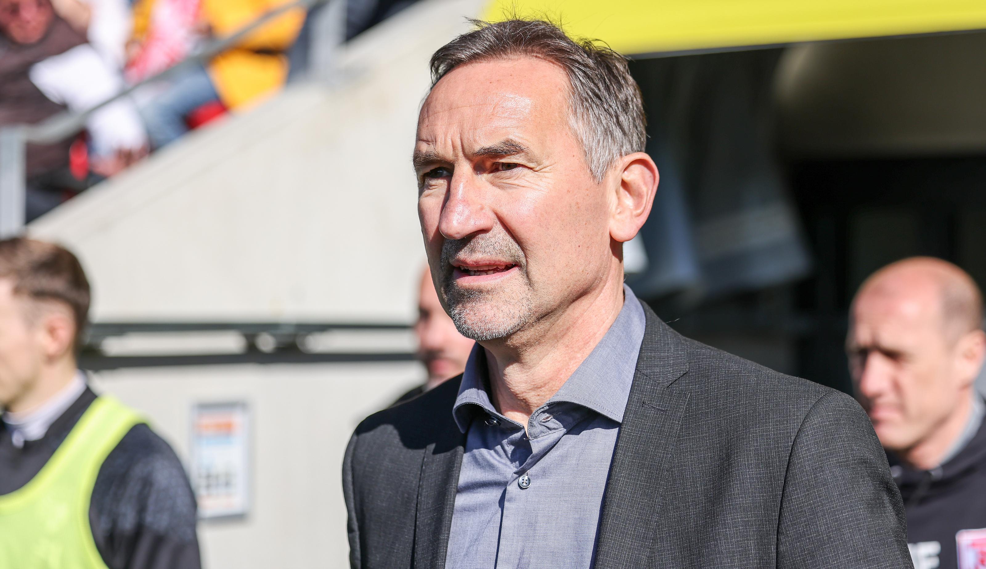 Achim Beierlorzer, Geschäftsführer Sport beim SSV Jahn Regensburg