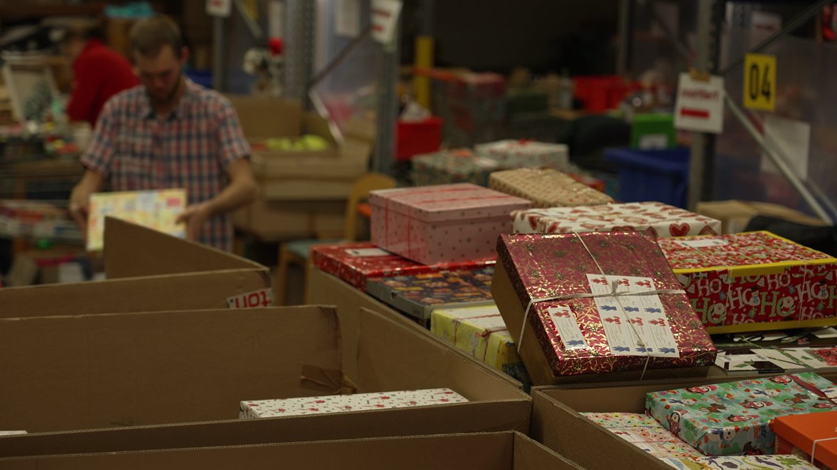 "Geschenk mit Herz": Rund 65.000 Pakete für bedürftige Kinder