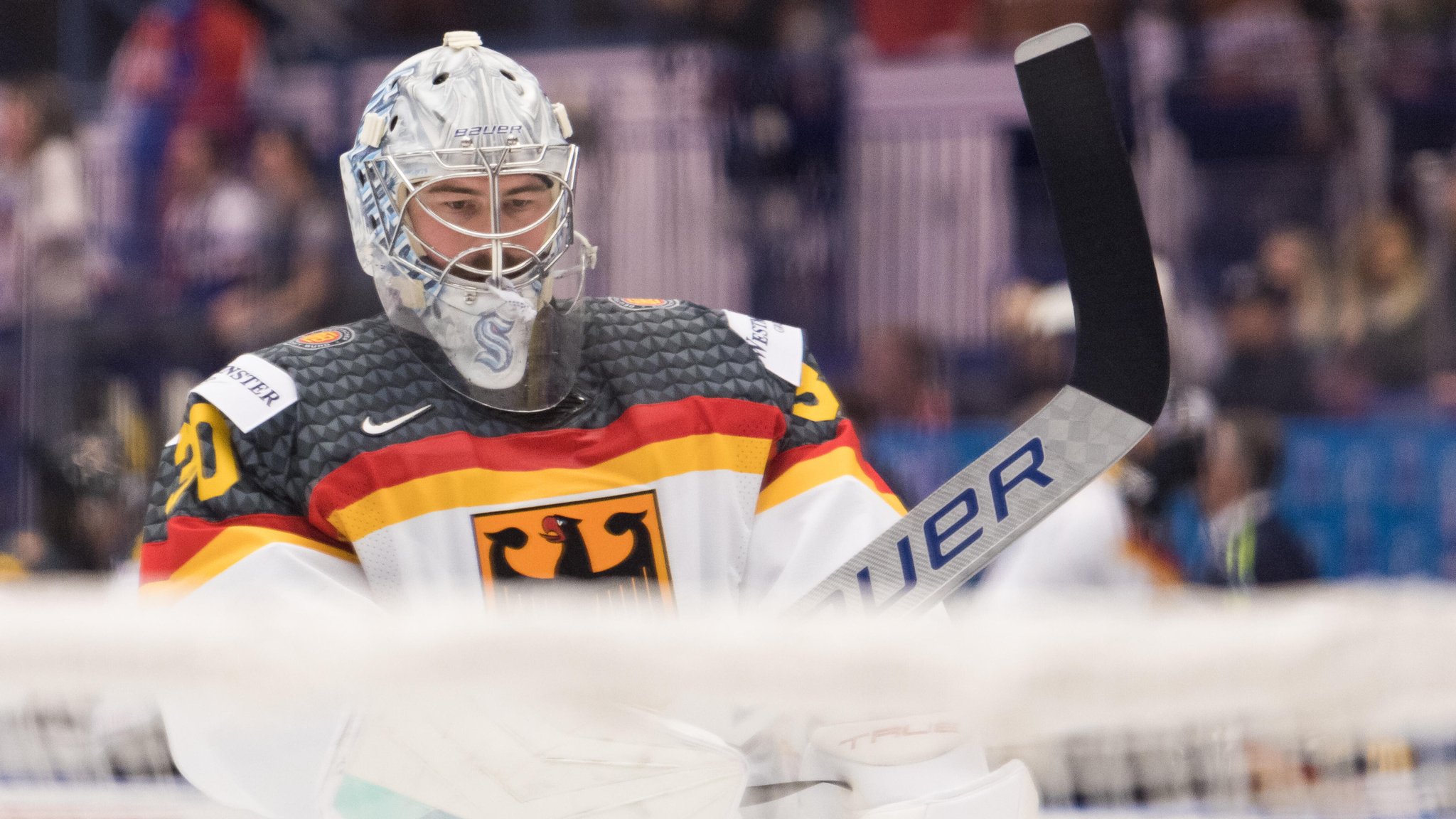Philipp Grubauer im Trikot der Eishockey Nationalmannschaft