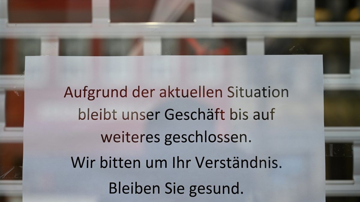 Konsumaussichten Der Verbraucher Rutschen Auf Rekordtief Br24