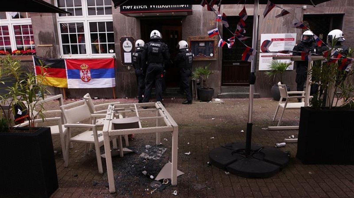 Vor England gegen Serbien: Krawalle in Gelsenkirchen