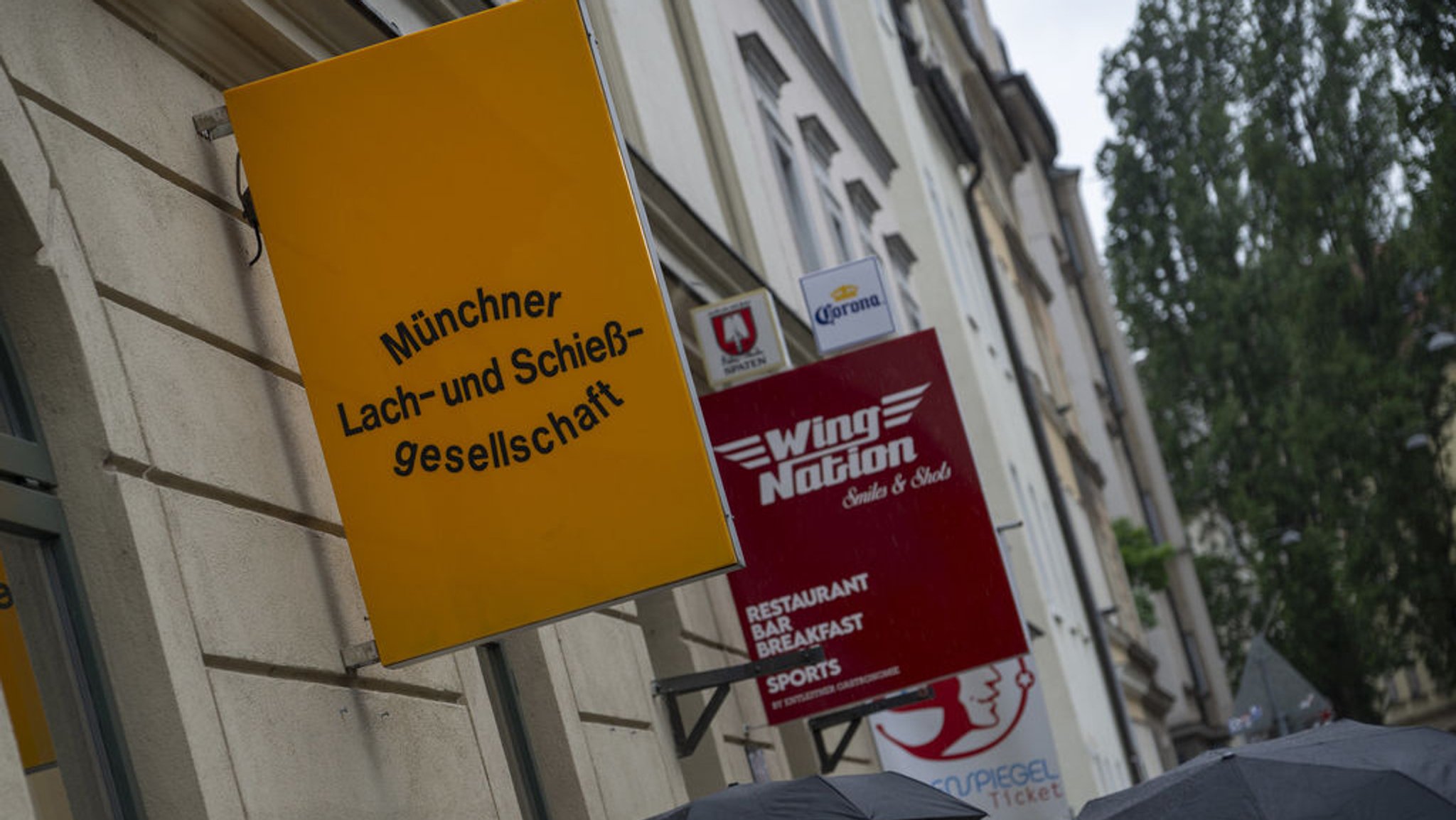 Wieder Neustart für die Lach- und Schießgesellschaft