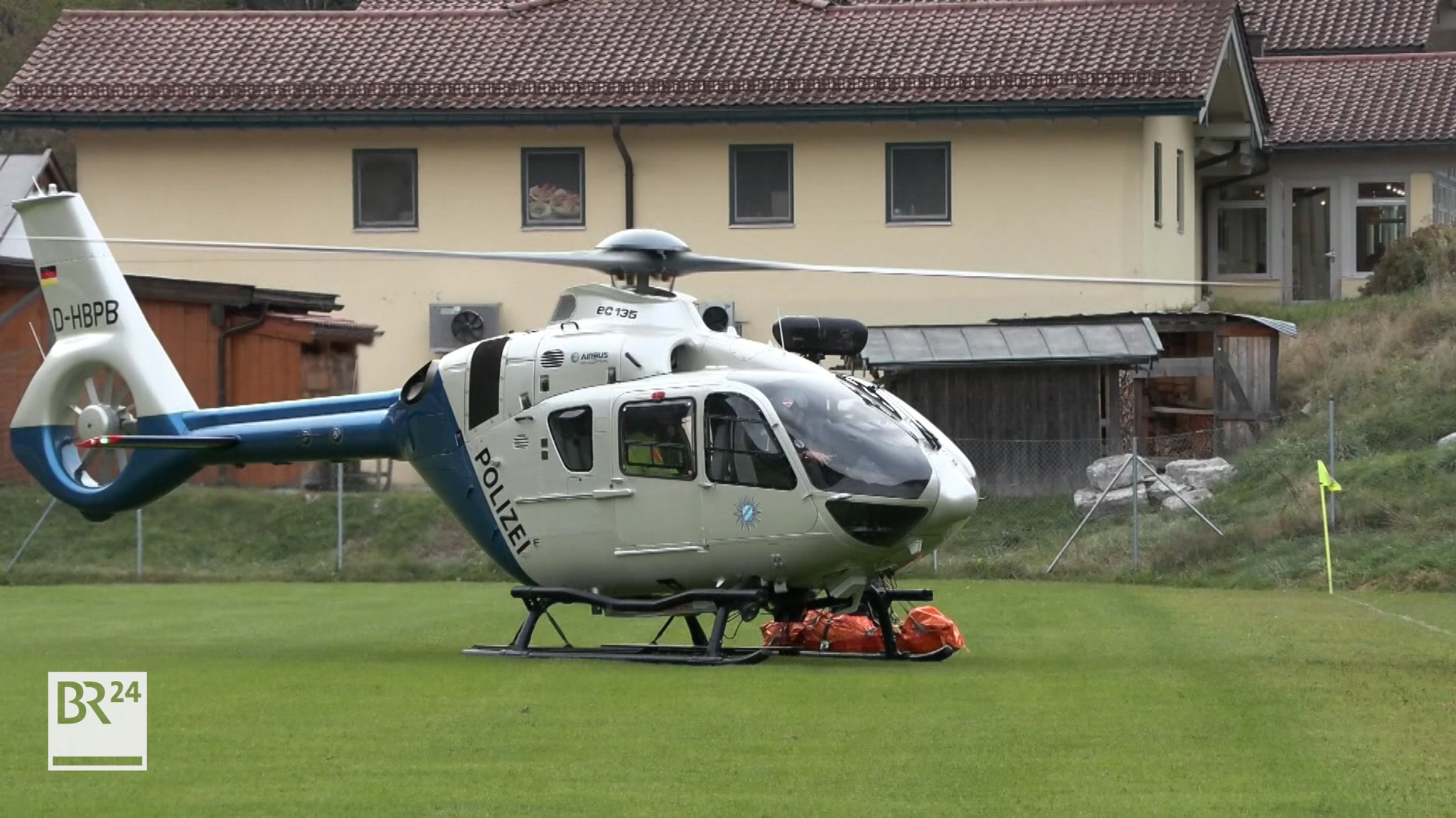 Ein seit 17. September in den Berchtesgadener Alpen vermisster 24-jährige Bergsteiger ist am Donnerstag tot aufgefunden worden.