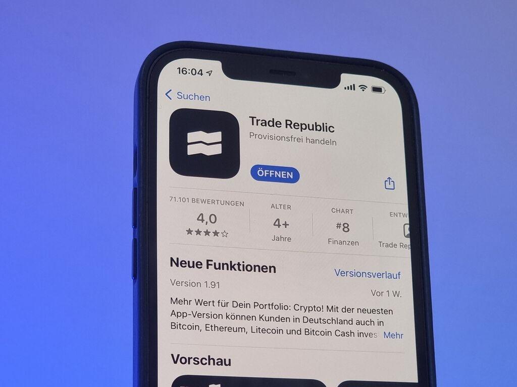 Die App von Trade Republic im App Store von Apple auf einem iPhone.