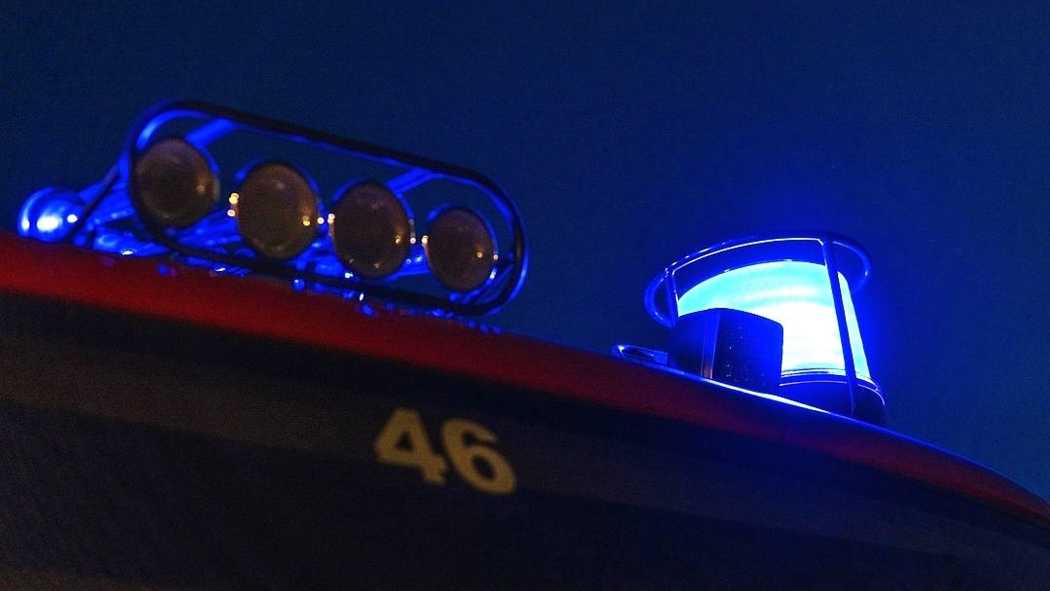 Bei einem Brand in einem Doppelhaus konnten sich alle Bewohner in Sicherheit bringen - dank der bellenden Hunde.