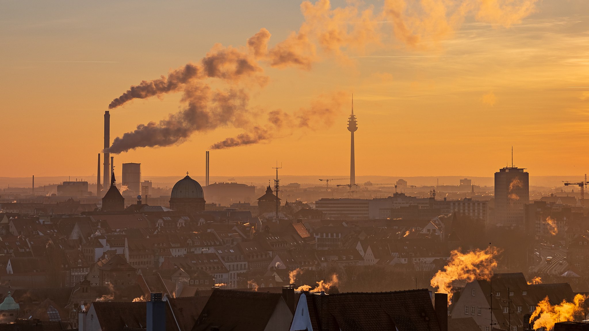 Skyline von Nürnberg im Licht des Sonnenuntergangs