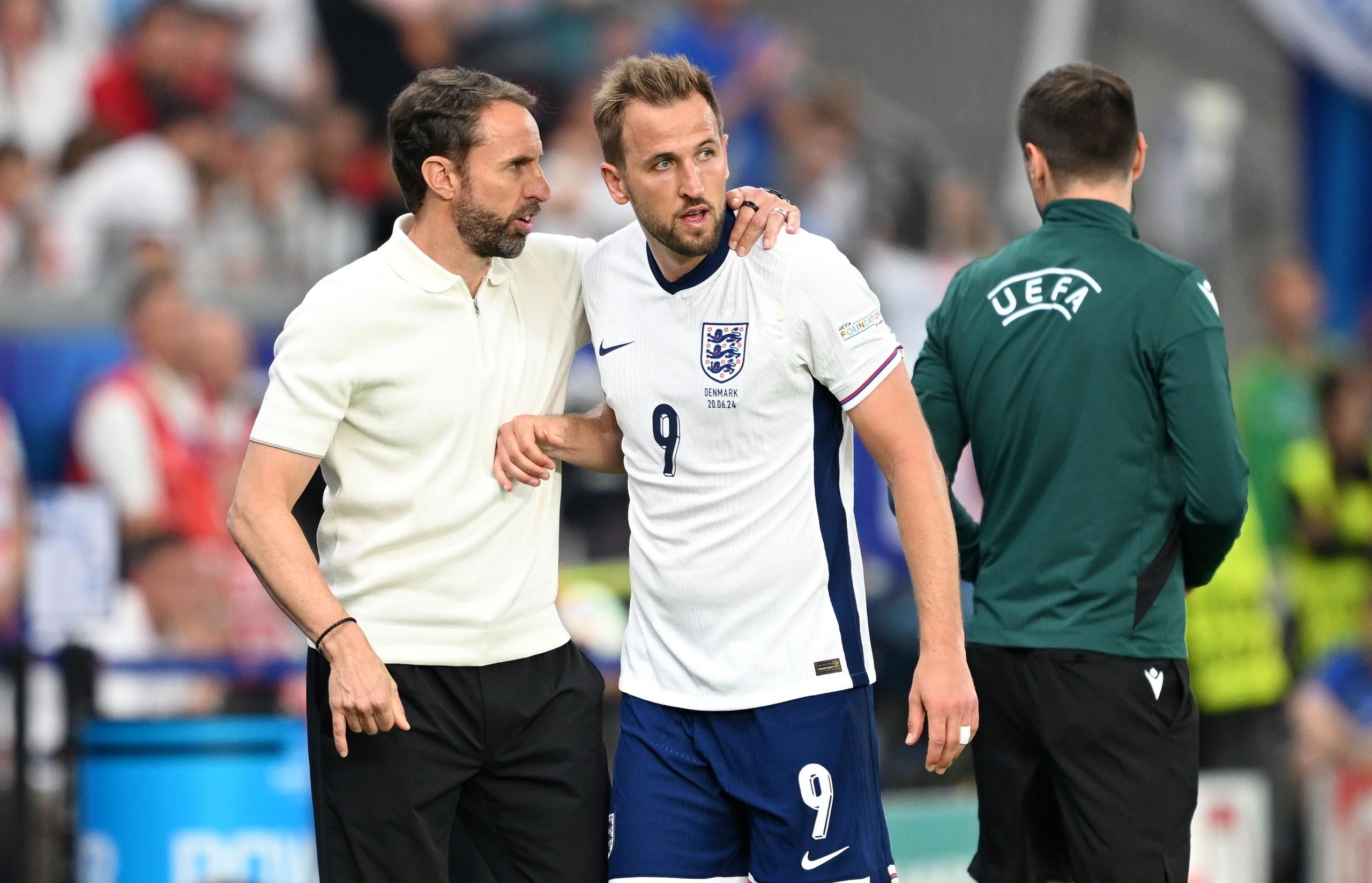 Englands Nationaltrainer Gary Southgate (l.) mit Harry Kane