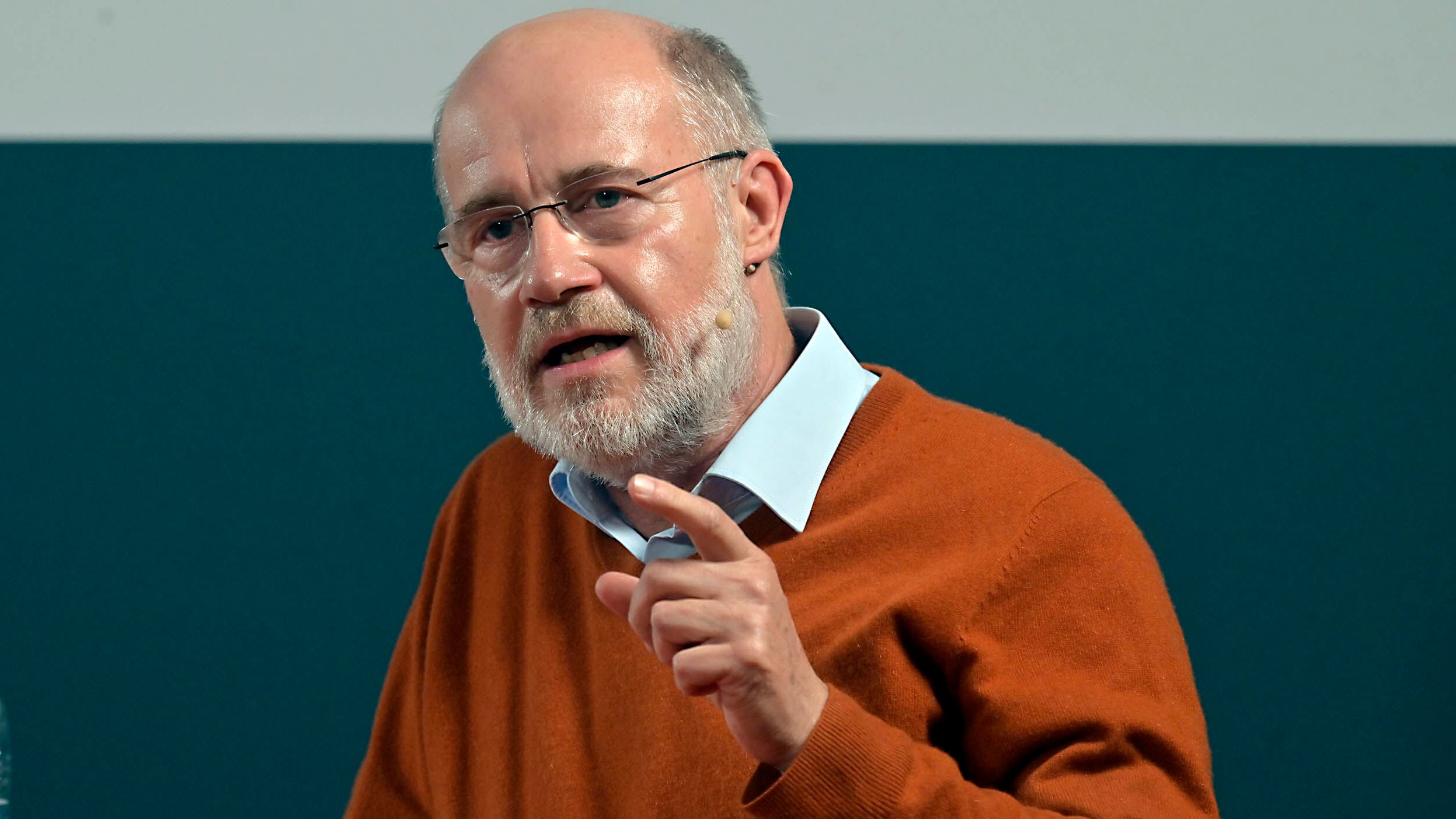 Astrophysiker Harald Lesch: "Es kommen wirklich harte Zeiten" | BR24