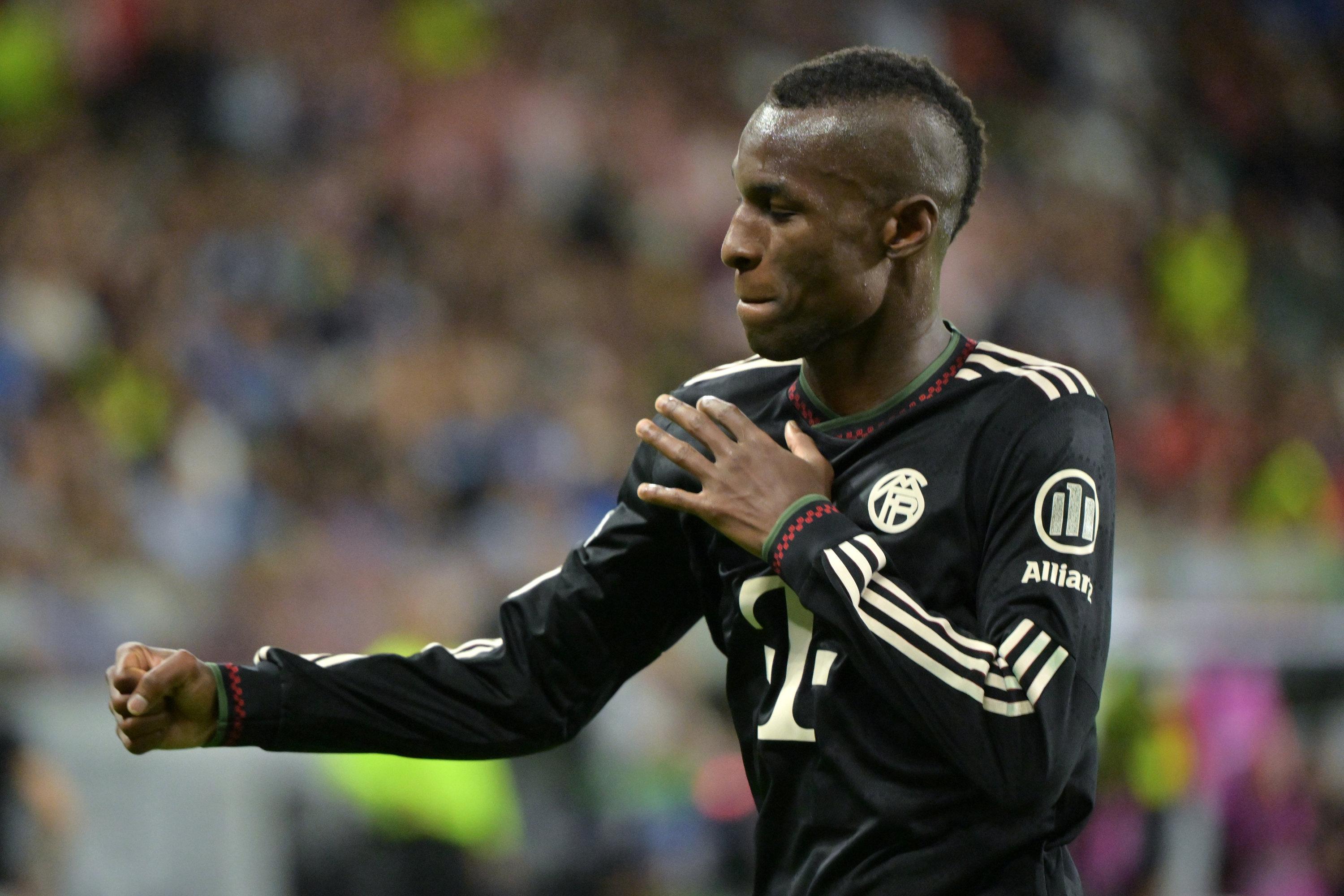 30.09.2025, Zypern, Limassol: Fußball, Champions League, Pafos FC - FC Bayern München, Vorrunde, Spieltag 2, Limassol Arena, Nicolas Jackson (Bayern München) bejubelt sein Tor zum 0:3. 