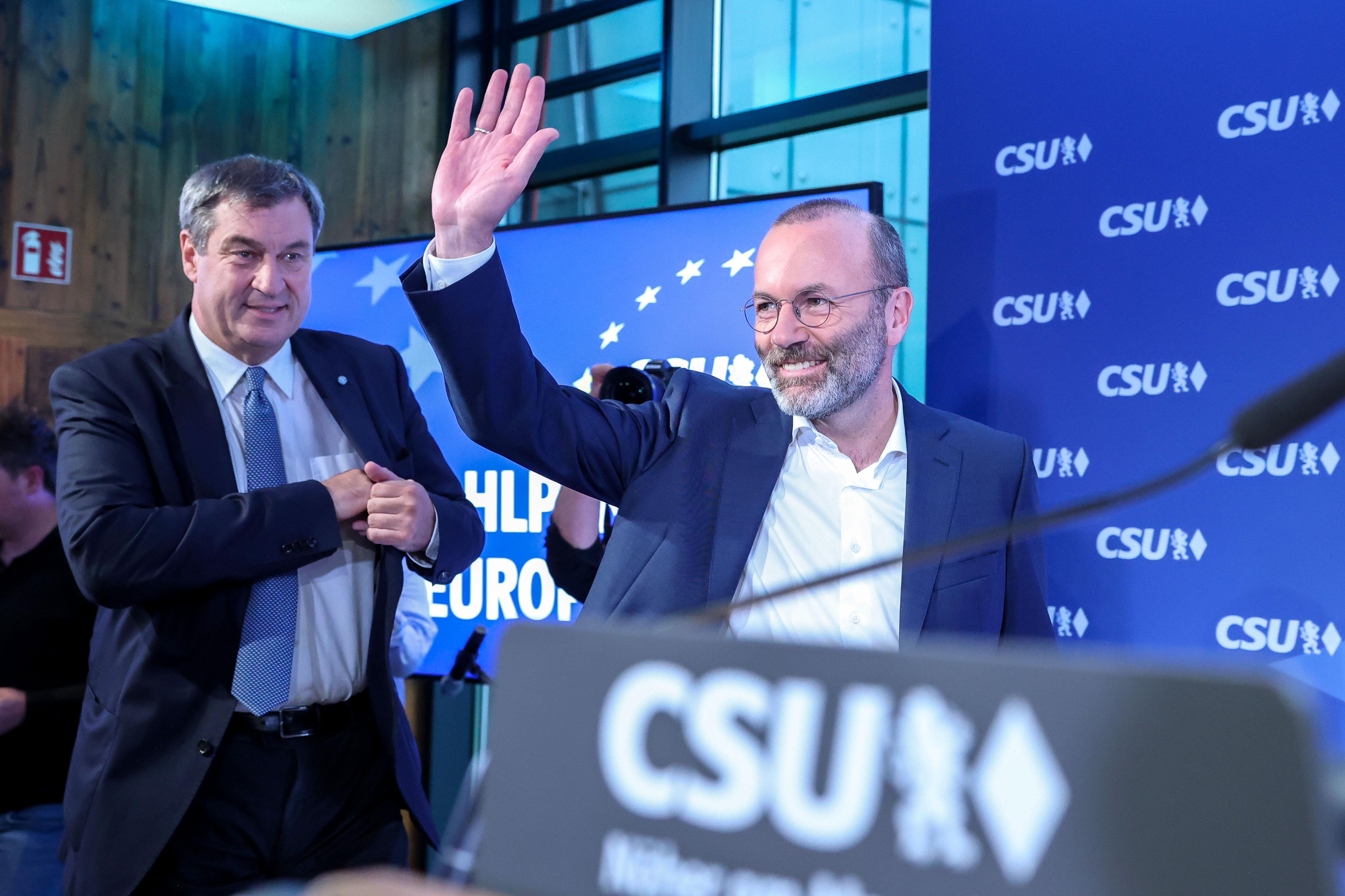 München, 09.06.24: CSU-Spitzenkandidat Weber (r.) und Parteichef Söder (l.) bei der Wahlparty zur Europawahl in der CSU-Landesleitung.