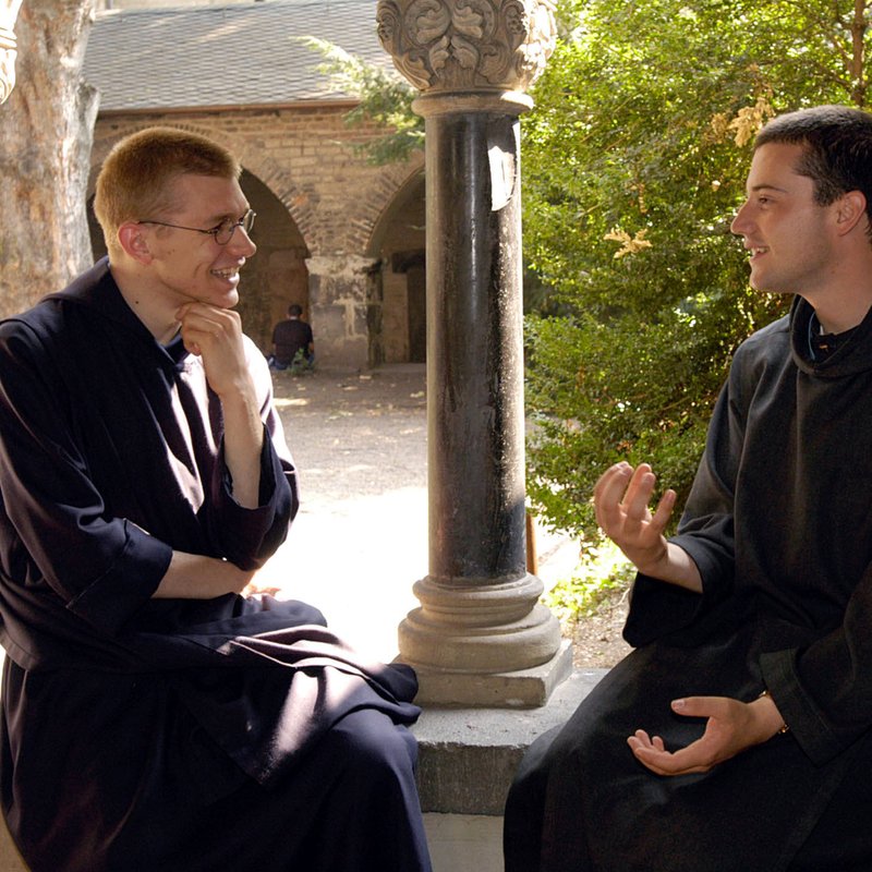 Ein Leben als Nonne oder Mönch - Warum entscheiden sich junge Menschen für ein Klosterleben? - Religion - Die Dokumentation | BR Podcast