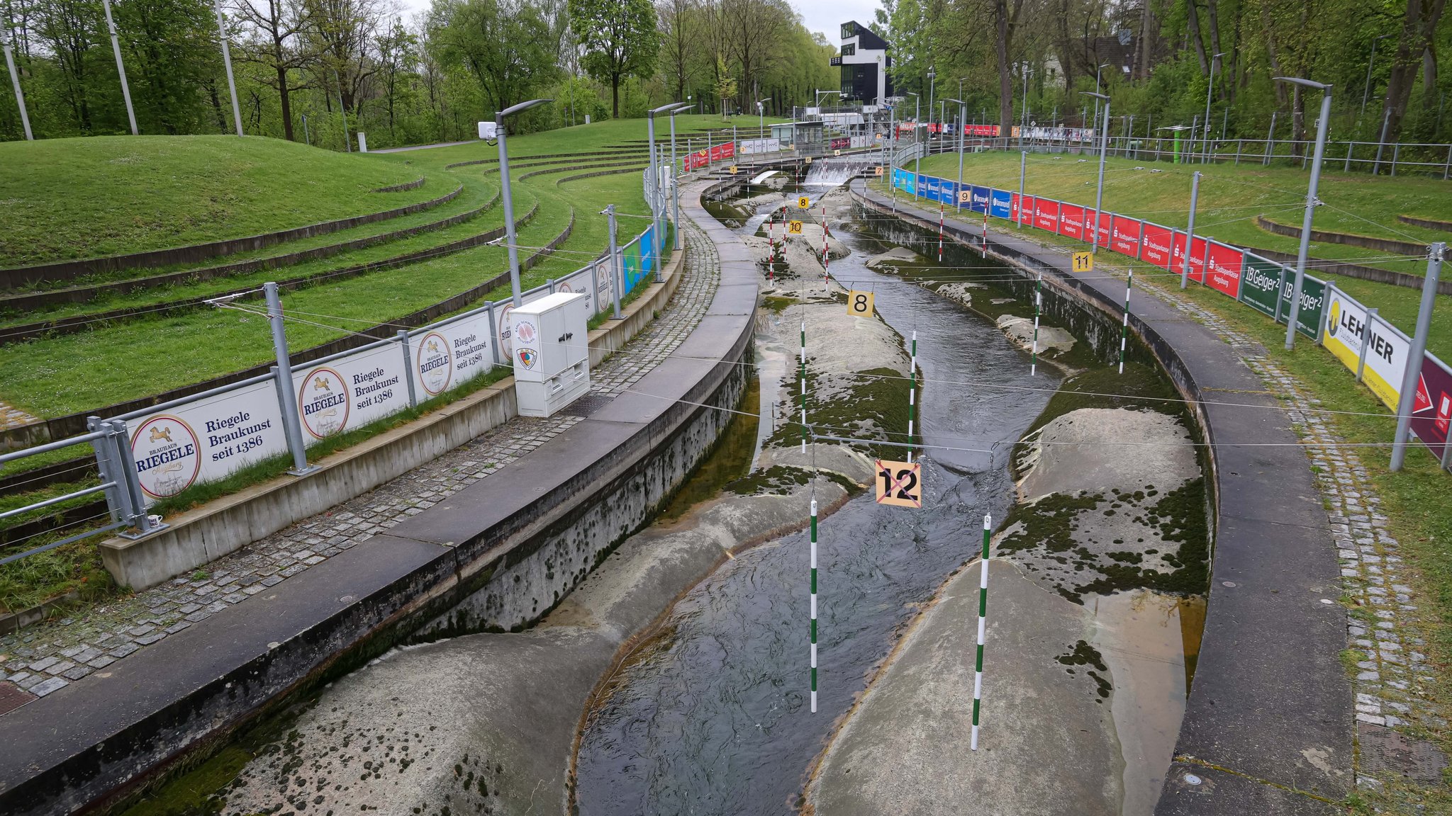 Kanu-Kanal Augsburg | Bild: picture alliance / Eibner-Pressefoto | Krieger /Eibner-Pressefoto Kanu-Kanal Augsburg