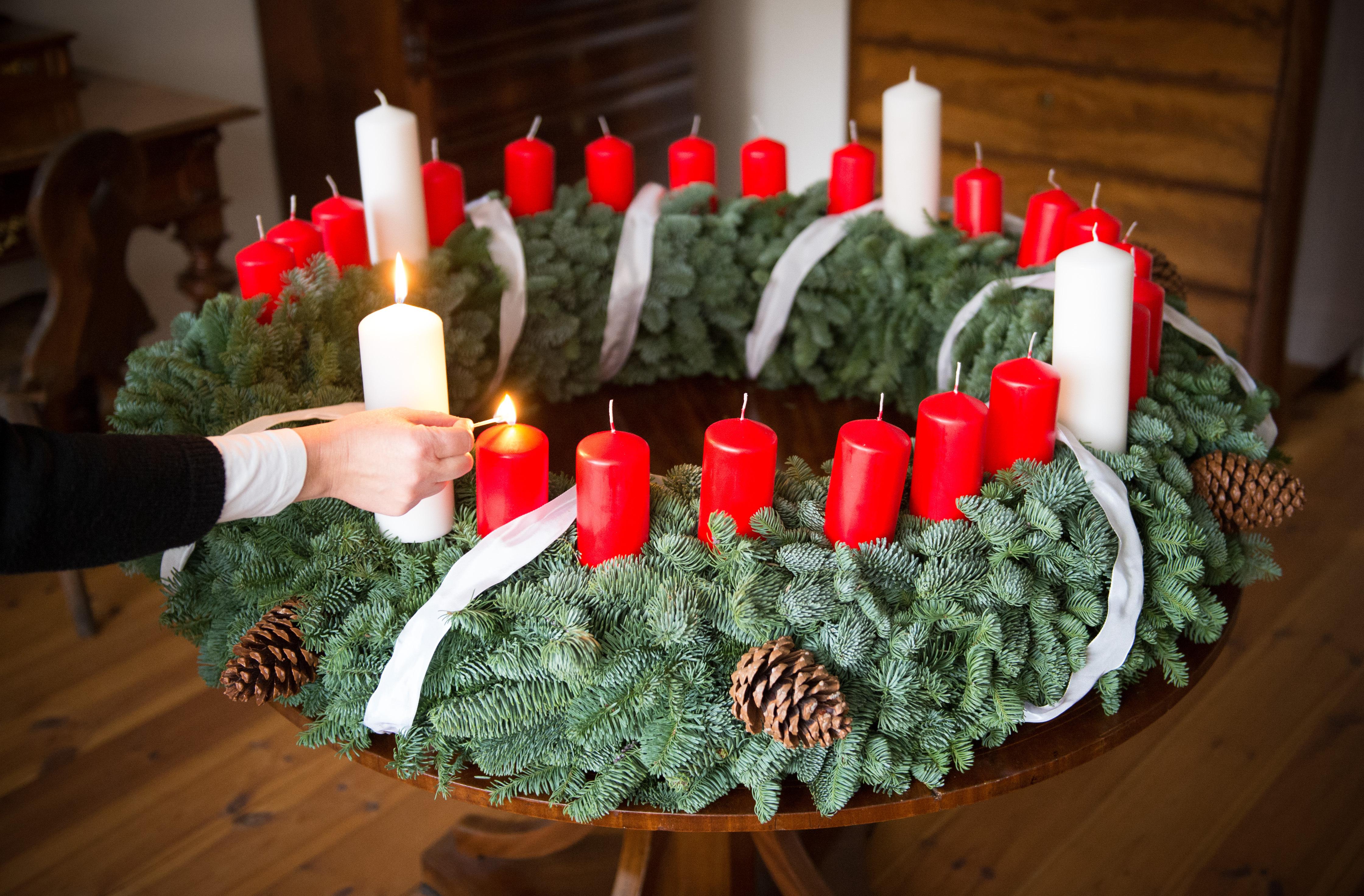 Wann Ist Der 1. Advent Und Woher Stammt Der Adventskranz-Brauch? | BR24