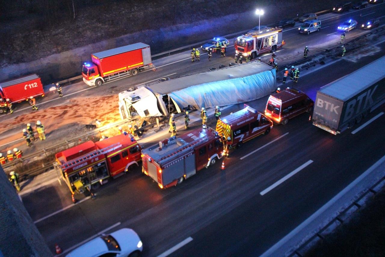 61-jähriger Lkw-Fahrer Stirbt Bei Verkehrsunfall Nahe Bayreuth | BR24