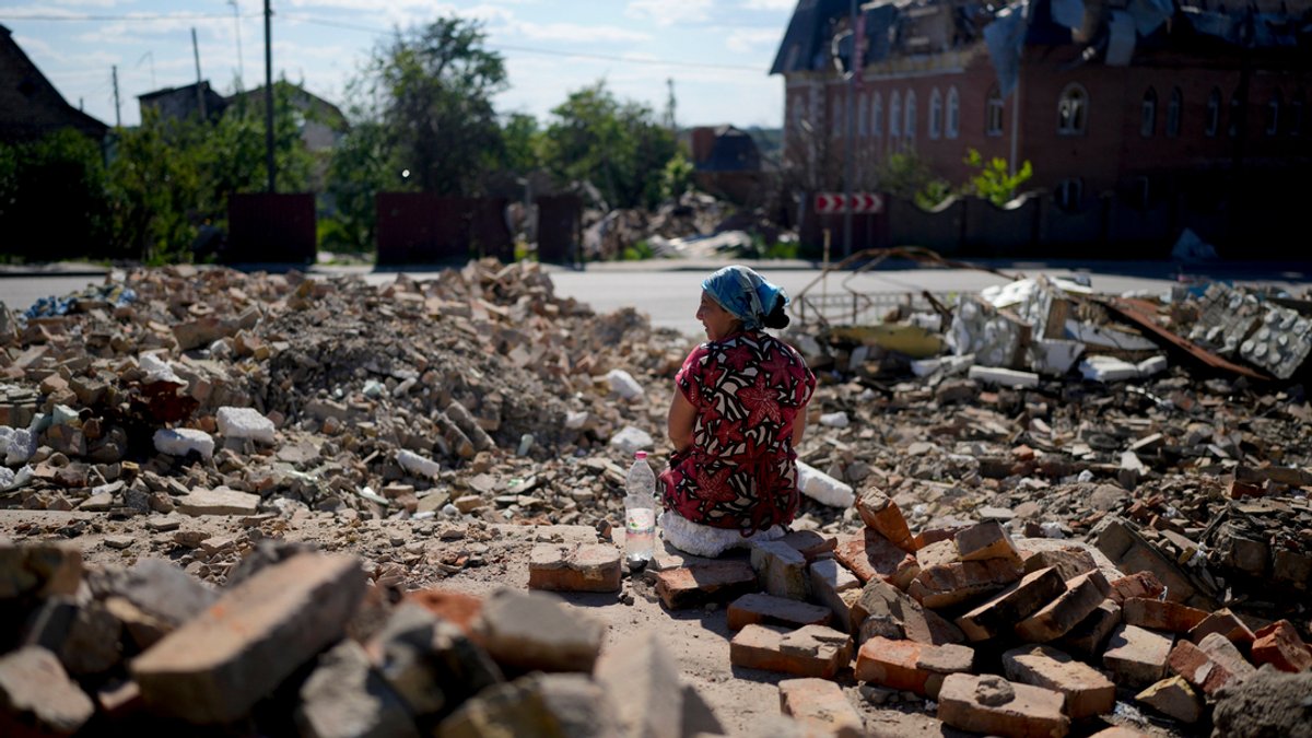 Ukraine legt Wiederaufbauplan vor: "Immense Aufgabe" steht bevor
