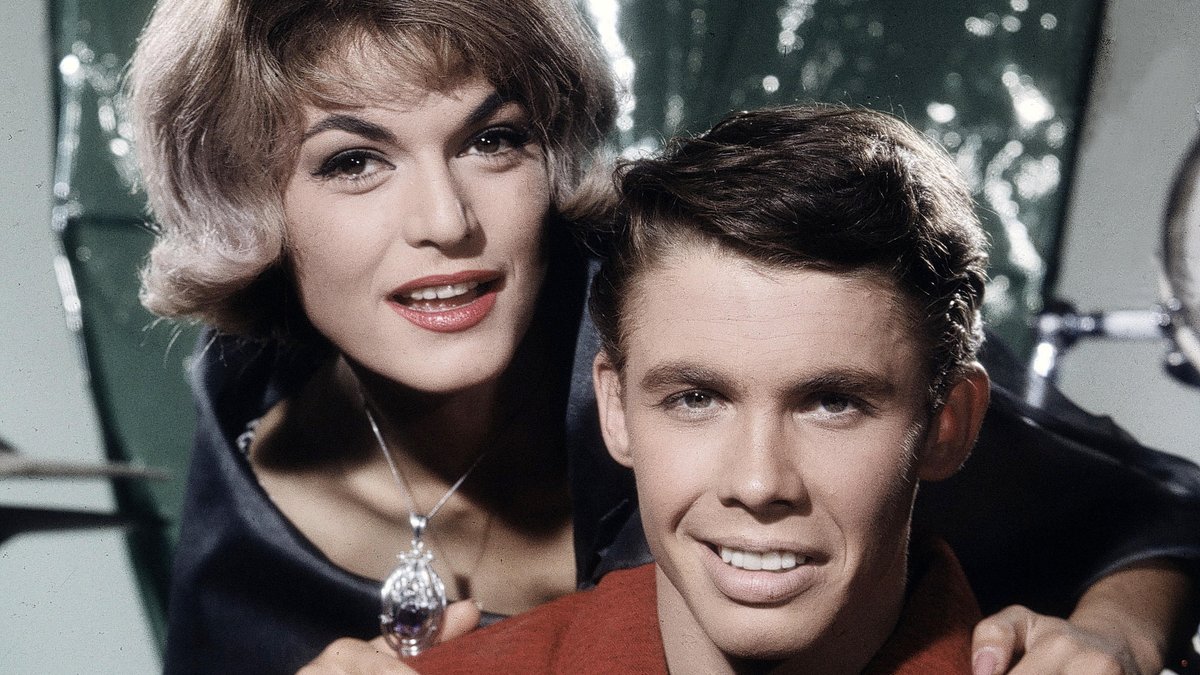 Margit Saad zusammen mit Peter Kraus im Film "Melodie und Rhythmus" (1959)