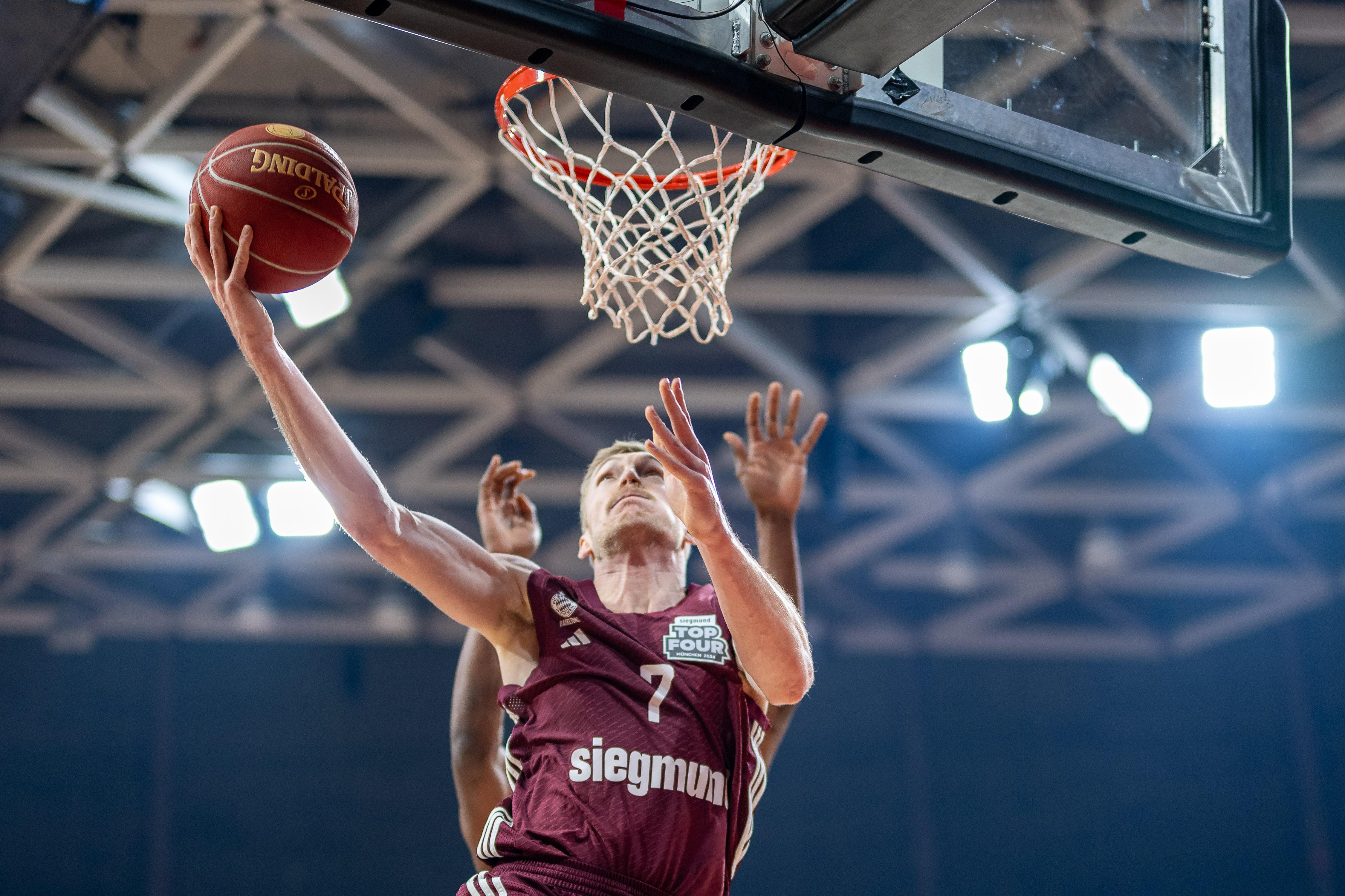 Spielszene FC Bayern - Ulm