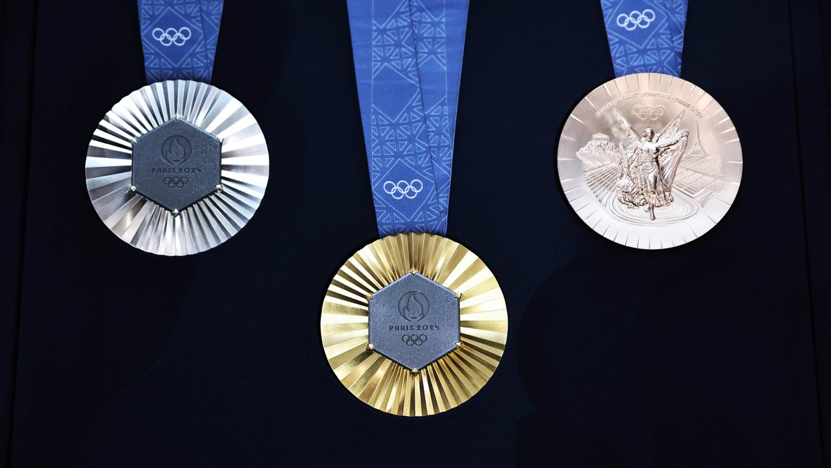 Olympia-Medaillen Paris 2024 | Bild: picture-alliance/dpa Olympia-Medaillen Paris 2024