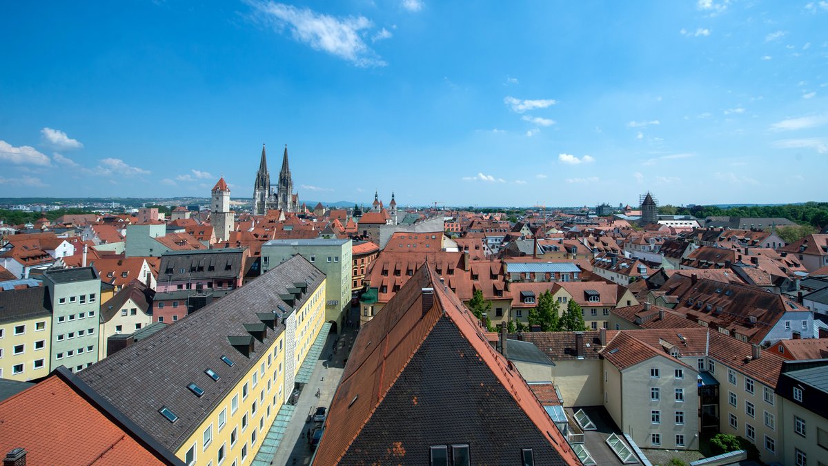 Blick über die historische Altstadt von Regensburg 