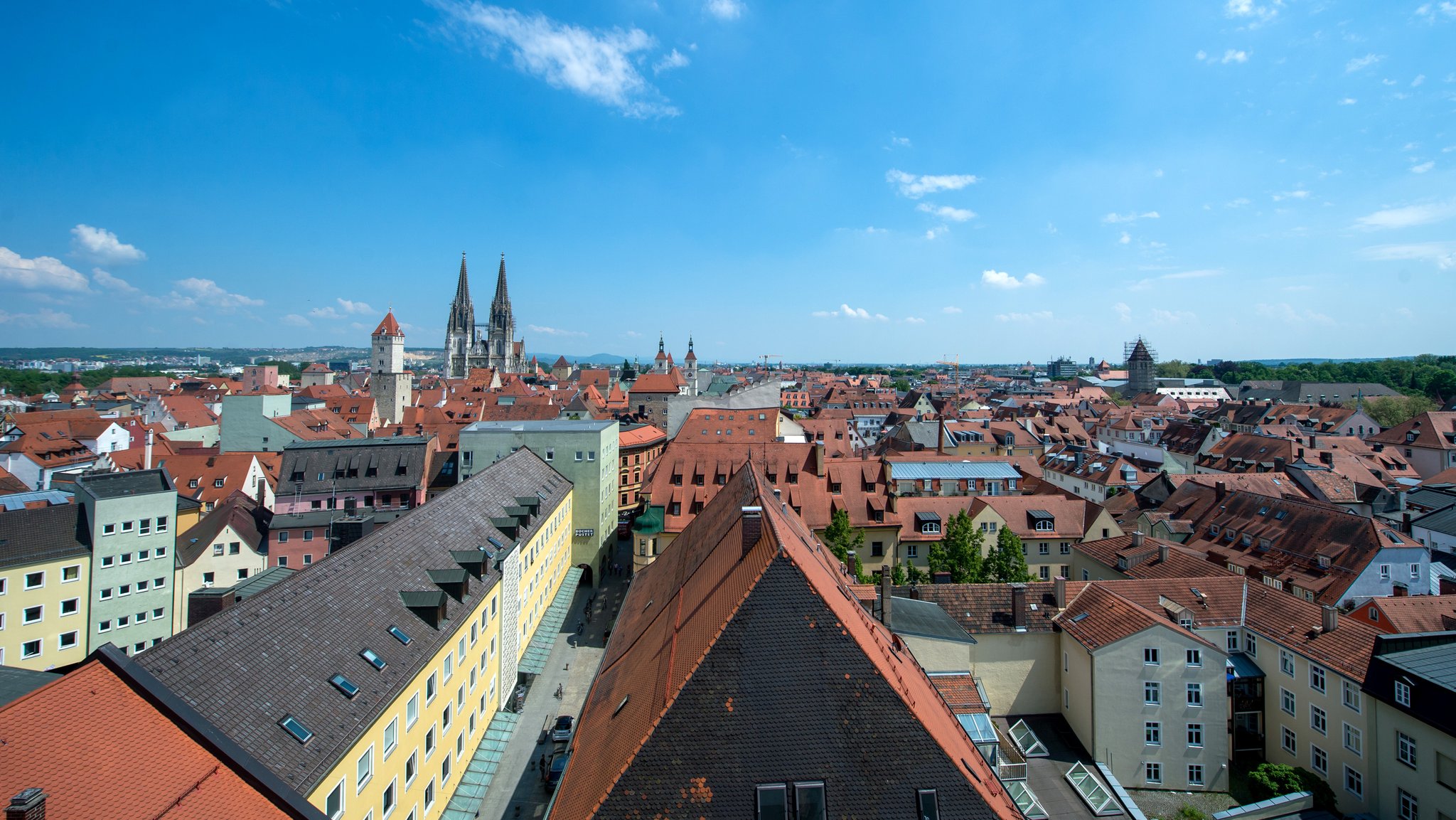 Blick über die historische Altstadt von Regensburg 