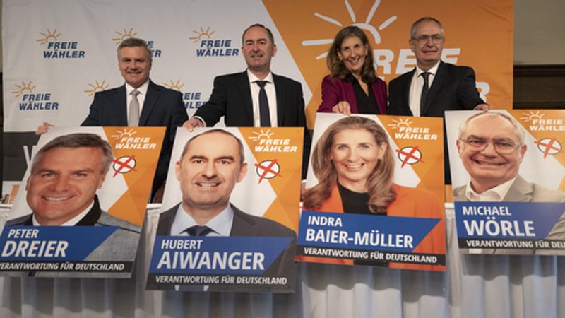 Hubert Aiwanger bei Vorstellung von Direktkandidaten | Bild: dpa-Bildfunk/Peter Kneffel Hubert Aiwanger bei Vorstellung von Direktkandidaten