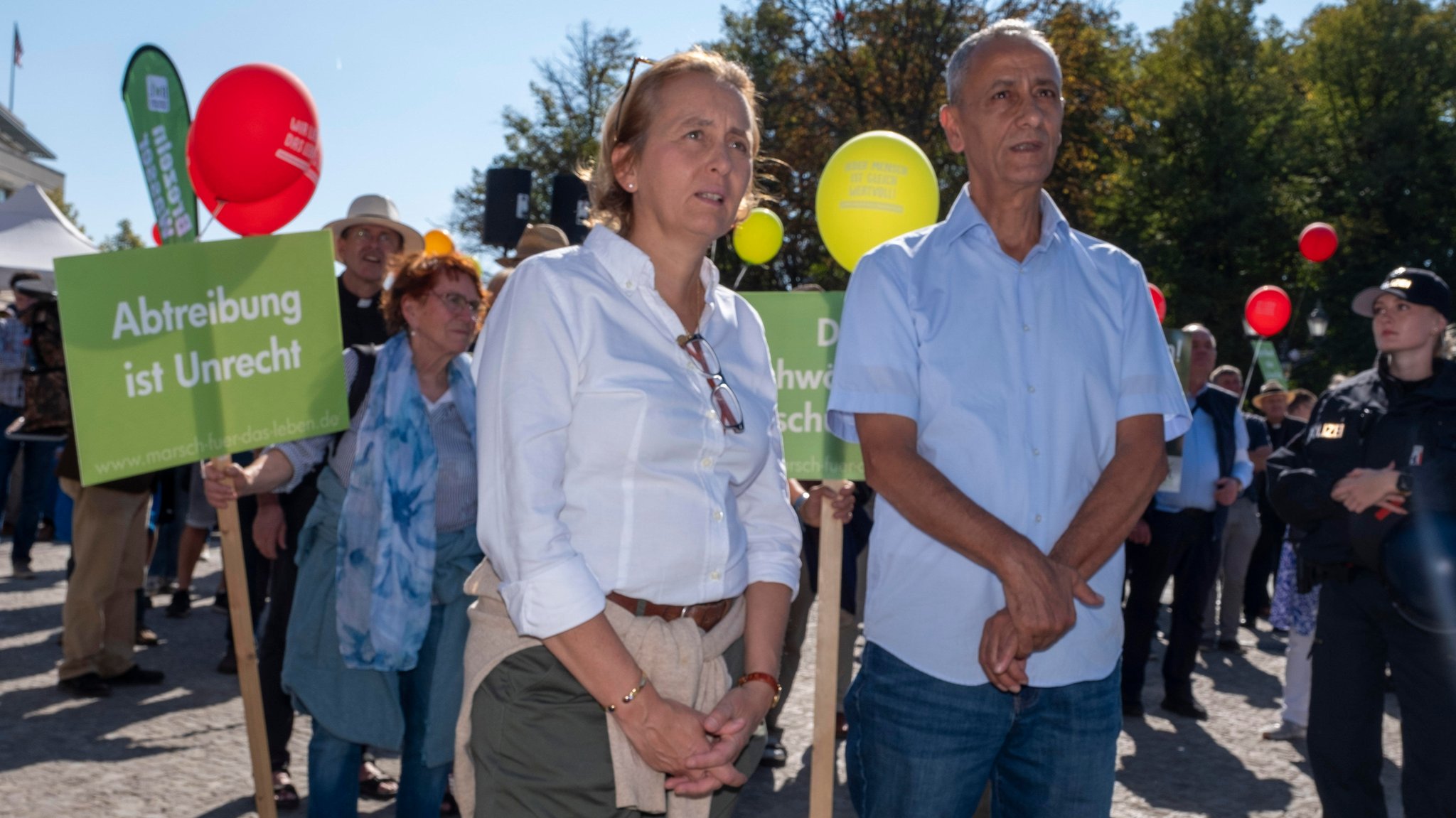 Schwangerschaftsabbrueche am Samstag (21.09.2023) im Zentrum Berlins. (Foto: Beatrix von Storch (AfD)) Mit einem Aktionstag fuer sexuelle Selbstbestimmung und dem 20. "Marsch fuer das Leben" ist in Berlin fuer und gegen das Recht auf Schwangerschaftsabbrueche demonstriert worden. An Kundgebungen auf be...