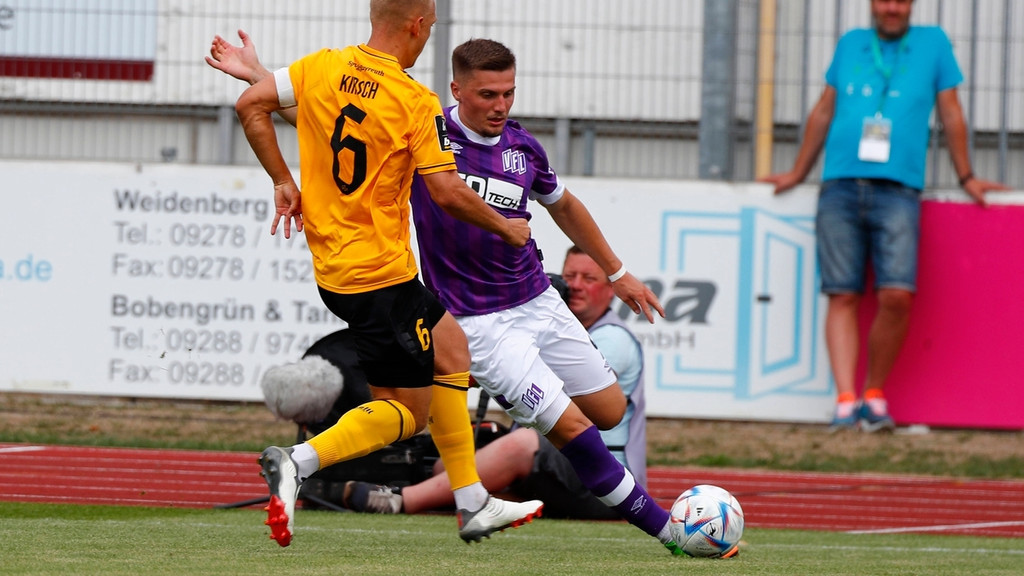 Spielszene SpVgg Bayreuth - VfL Osnabrück | Bild: imago images / Peter Kolb Spielszene SpVgg Bayreuth - VfL Osnabrück