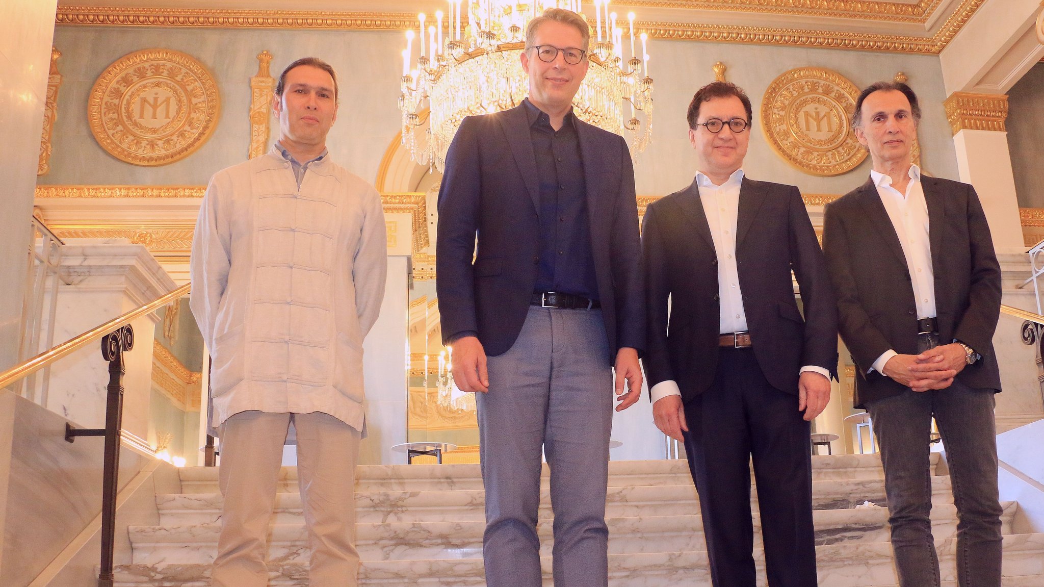 Auf der Treppe zum Königssaal im Nationaltheater