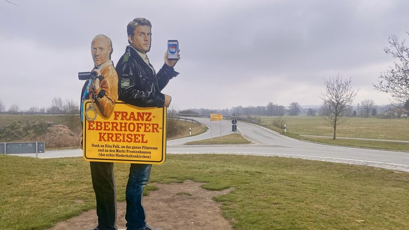 "Touri-Magnet" für Viele: Der "Eberhofer-Kreisel" in Frontenhausen | Bild: BR/Harald Mitterer "Touri-Magnet" für Viele: Der "Eberhofer-Kreisel" in Frontenhausen