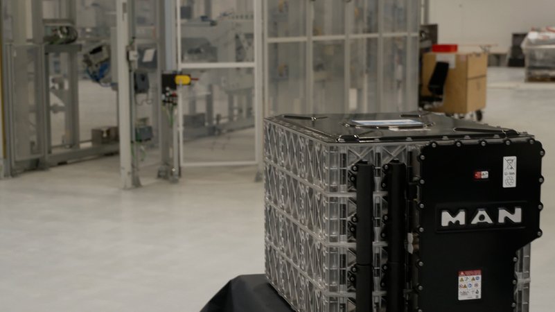 MAN will in Nürnberg ab April in großem Stil Batterien für E-LKW und E-Busse produzieren. | Bild: BR MAN will in Nürnberg ab April in großem Stil Batterien für E-LKW und E-Busse produzieren.