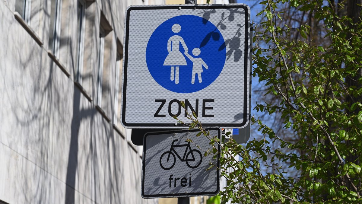 Fußgängerzone - frei für Fahrradfahrer