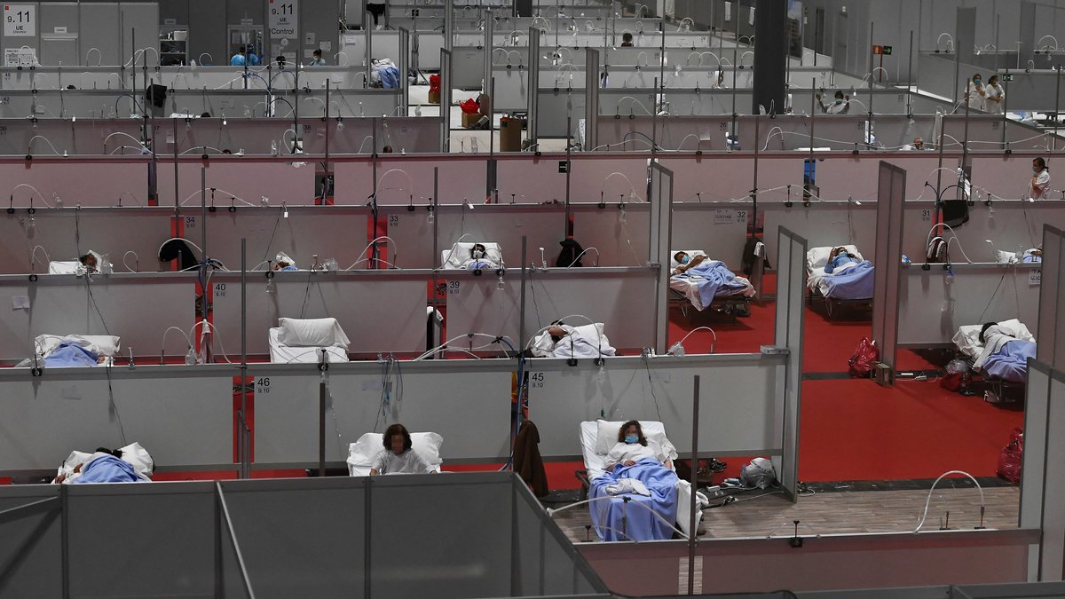 Gesamtansicht des provisorischen Krankenhauses für COVID-19-Patienten im Kongress- und Ausstellungszentrum Ifema in Madrid, aufgenommen am 03. April 2020.
