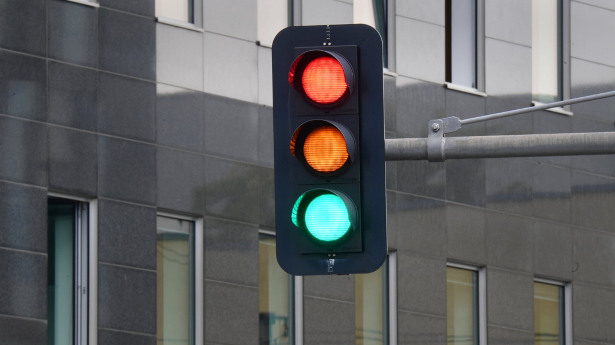 Eine Ampel im Berliner Regierungsviertel