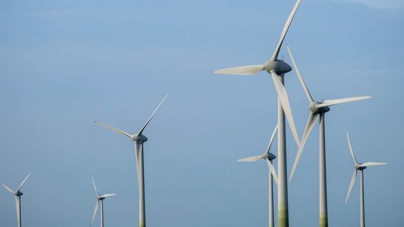 Windräder in einem Windpark (Symbolbild) | Bild: pa/dpa | Rupert Oberhäuser Windräder in einem Windpark (Symbolbild)