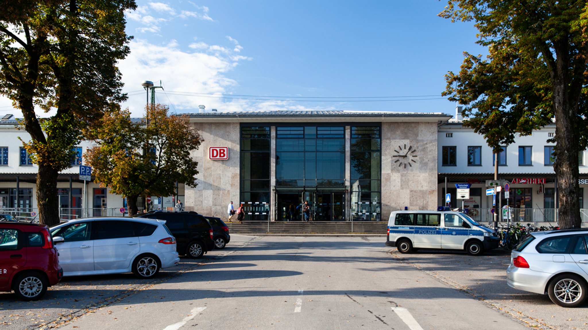 Vorplatz des Bahnhofs in Rosenheim 