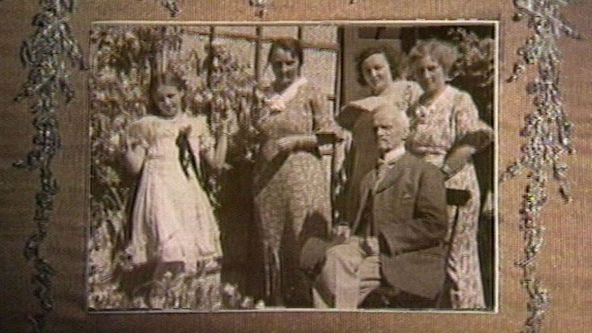 Alte Familienfotos wecken Interesse: Wer waren diese Leute? Was haben sie gemacht?