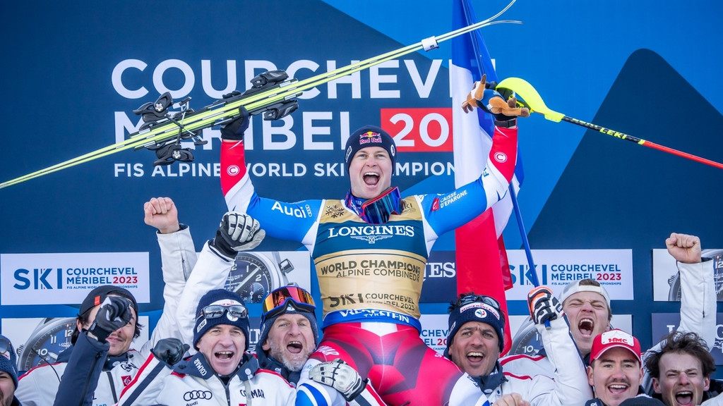Alexis Pinurault nach dem Gewinn der Goldmedaille in der Kombination | Bild: picture-alliance/dpa Alexis Pinurault nach dem Gewinn der Goldmedaille in der Kombination
